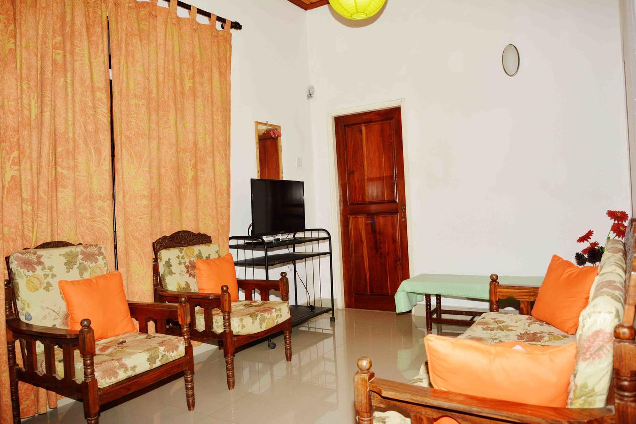 Sampathaa Residence 尼甘布 外观 照片
